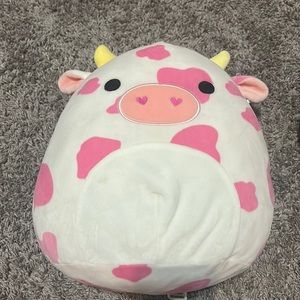 Caedyn cow squishmallow